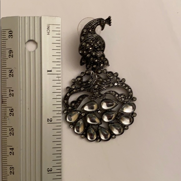 SOLD BCBG PEACOCK EARRINGS - Picture 5 of 5